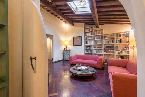 Under The Rafters Apartment in Florence