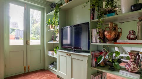 Kaleidoscope In Green Apartment in Ramsgate