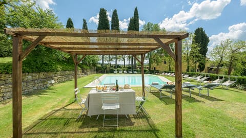 Villa da Vinci Apartment in Tuscany