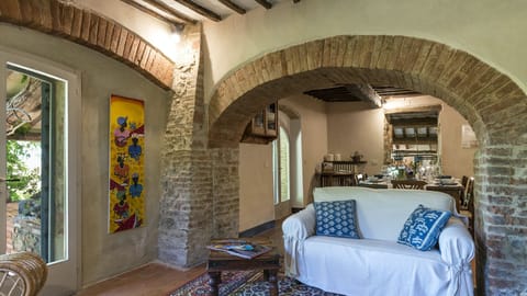 Terracotta & Stone Apartment in Umbria