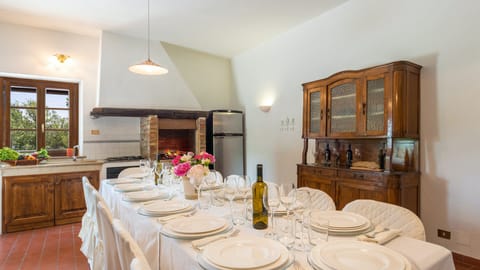 Twin Set & Pearls Apartment in Tuscany