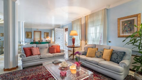 Orange Hill Apartment in Emilia-Romagna