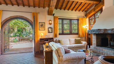 Bella Vita Apartment in Tuscany