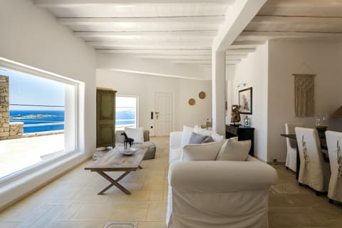 Zeus’ Kiss Apartment in Mykonos