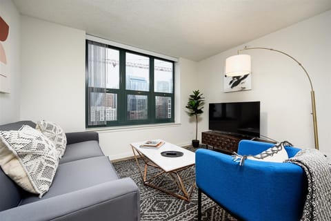 Work & Play Apartment in River North