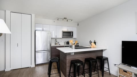 Work & Play Apartment in River North