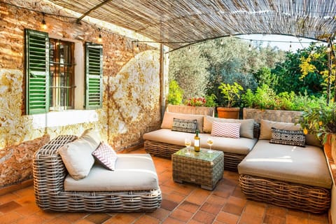 Golden Hour Grazer Villa in Pla de Mallorca