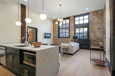 Crescent City Apartment in Warehouse District