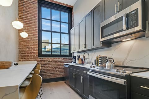 Calliope Melody Apartment in Warehouse District