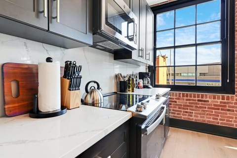 Bourbon Brown Condo in Warehouse District