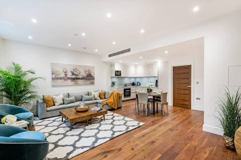 A Hyde Park Hello Apartment in City of Westminster