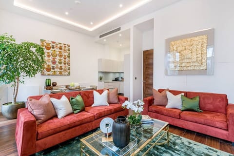 Red Apple, Green Apple Condo in City of Westminster