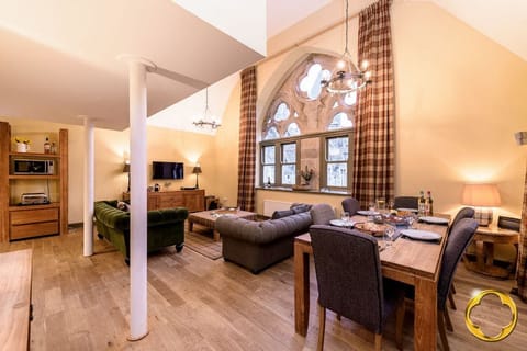 Whiskey Over Wine Apartment in Fort Augustus