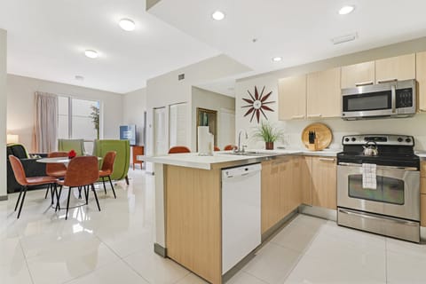 Flo Green Apartment in Brickell