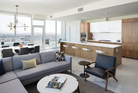 Skyview Central Apartment in Los Angeles