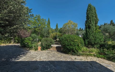 A Garden In Town Apartment in Emilia-Romagna