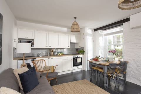 Cornish Sea Salt Apartment in Mousehole