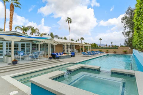 Tropical Wells Apartment in Palm Springs