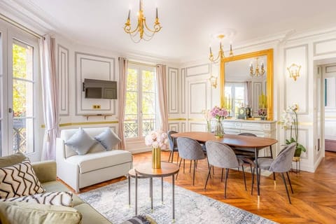 New Romantics Apartment in Paris