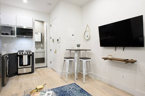 Imperial Blue Apartment in Roosevelt Island