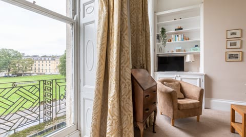 Regency Crescent Apartment in Bath