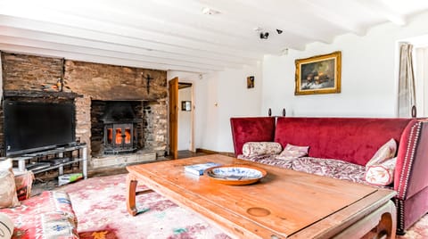 River Dipping Apartment in England