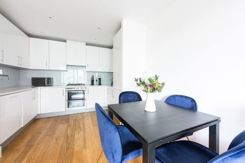 Are Friends Electric Apartment in London Borough of Camden