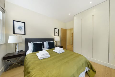 Fine Wine Apartment in London Borough of Islington