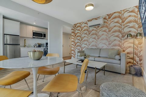 Rolling With The Waves Apartment in Miami Beach