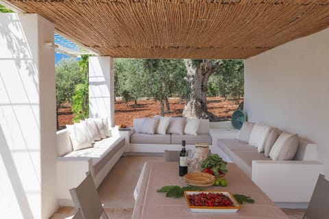 Tiles & Terracotta Apartment in Apulia