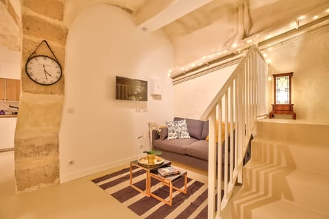 Arche de Pierre Apartment in Paris