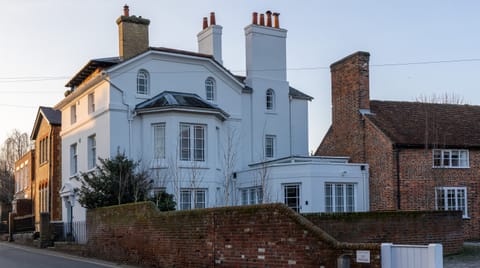 Manor Farm Apartment in Eastleigh District