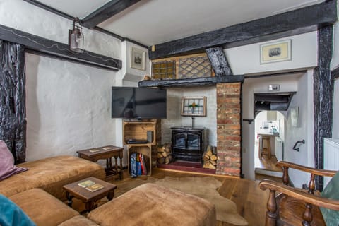 Brown Leather Lodgings Cabin in Hastings