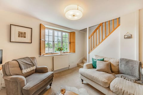 A Sprinkle Of Honey Apartment in Cotswold District