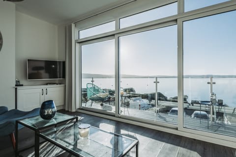 When Doves Fly Apartment in Aberdyfi