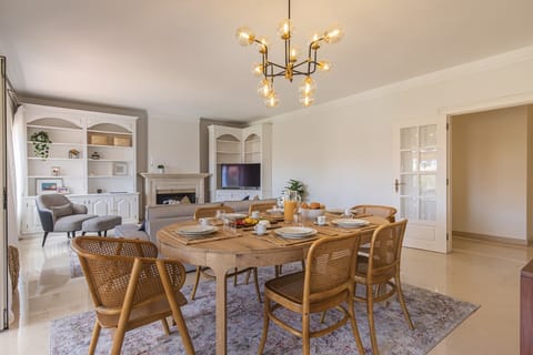 What A Dream Condo in Cascais