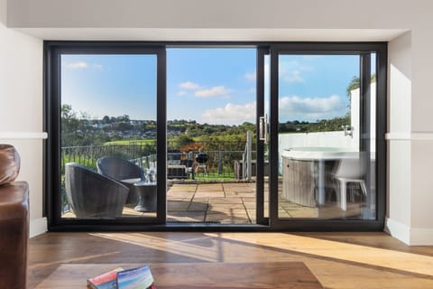 On A Summer's Eve Apartment in Saundersfoot