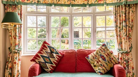 Courtyard Apartment in Wychavon District