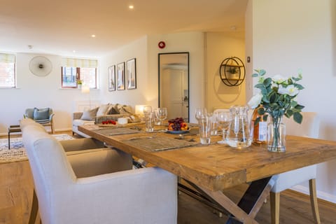 Take the Reins Apartment in Wycombe District