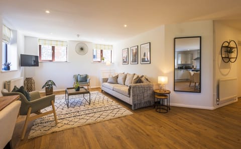 Take the Reins Apartment in Wycombe District