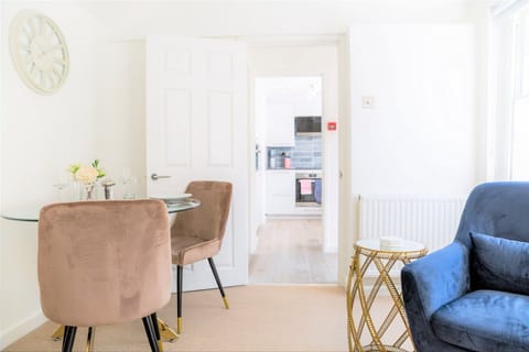 Miss Montpellier Apartment in Cheltenham