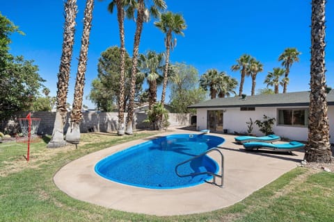 Palm Playhouse Apartment in Palm Springs