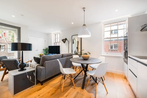 Chock-a-block Apartment in London Borough of Islington