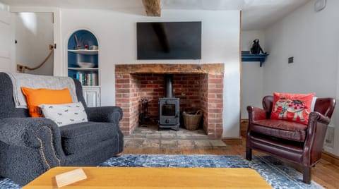 Pale Blue Gull Apartment in Southwold