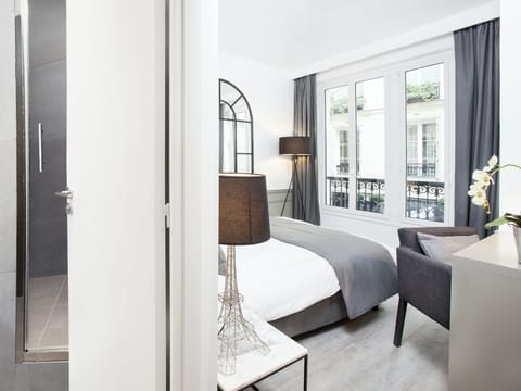 Petit Four Apartment in Paris