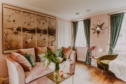 Under The Camellia Tree Apartment in England