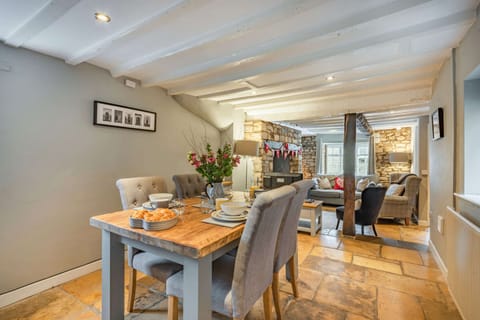 Rambler's Reward Apartment in Winchcombe