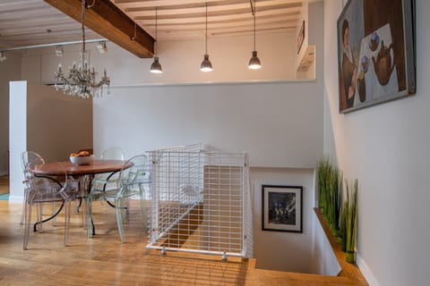 Cream Hydrangea Apartment in Paris