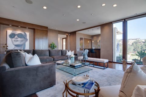 Passion for Fashion Apartment in Beverly Hills