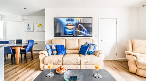 Moonlight on the Harbour Apartment in Looe